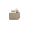 Rozkládací pohovka MODENA SOFA boční detail, široká opěrka a hranaté linie ve světle béžovém potahu.