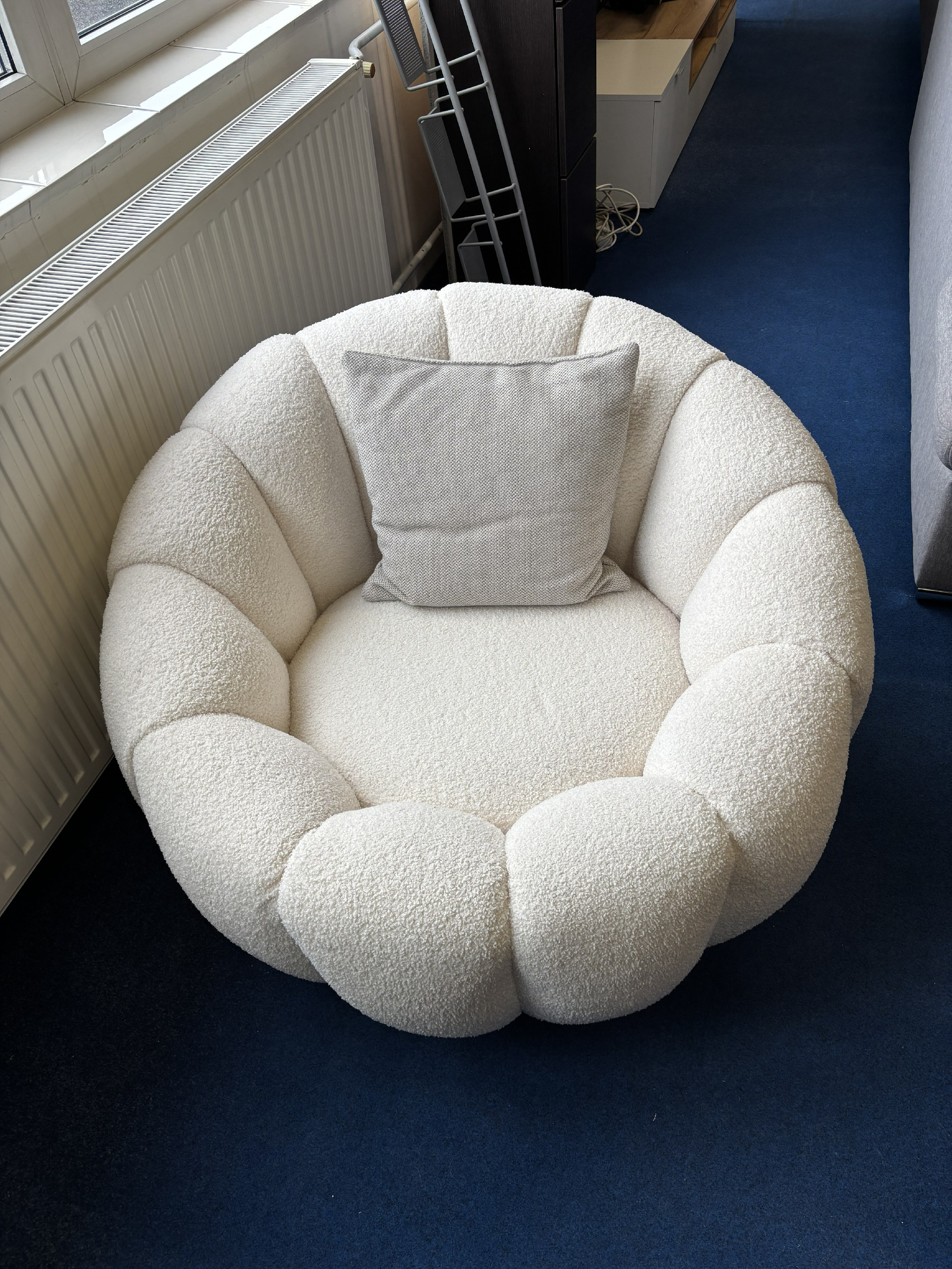 Křeslo Relax otočné - bílá látka