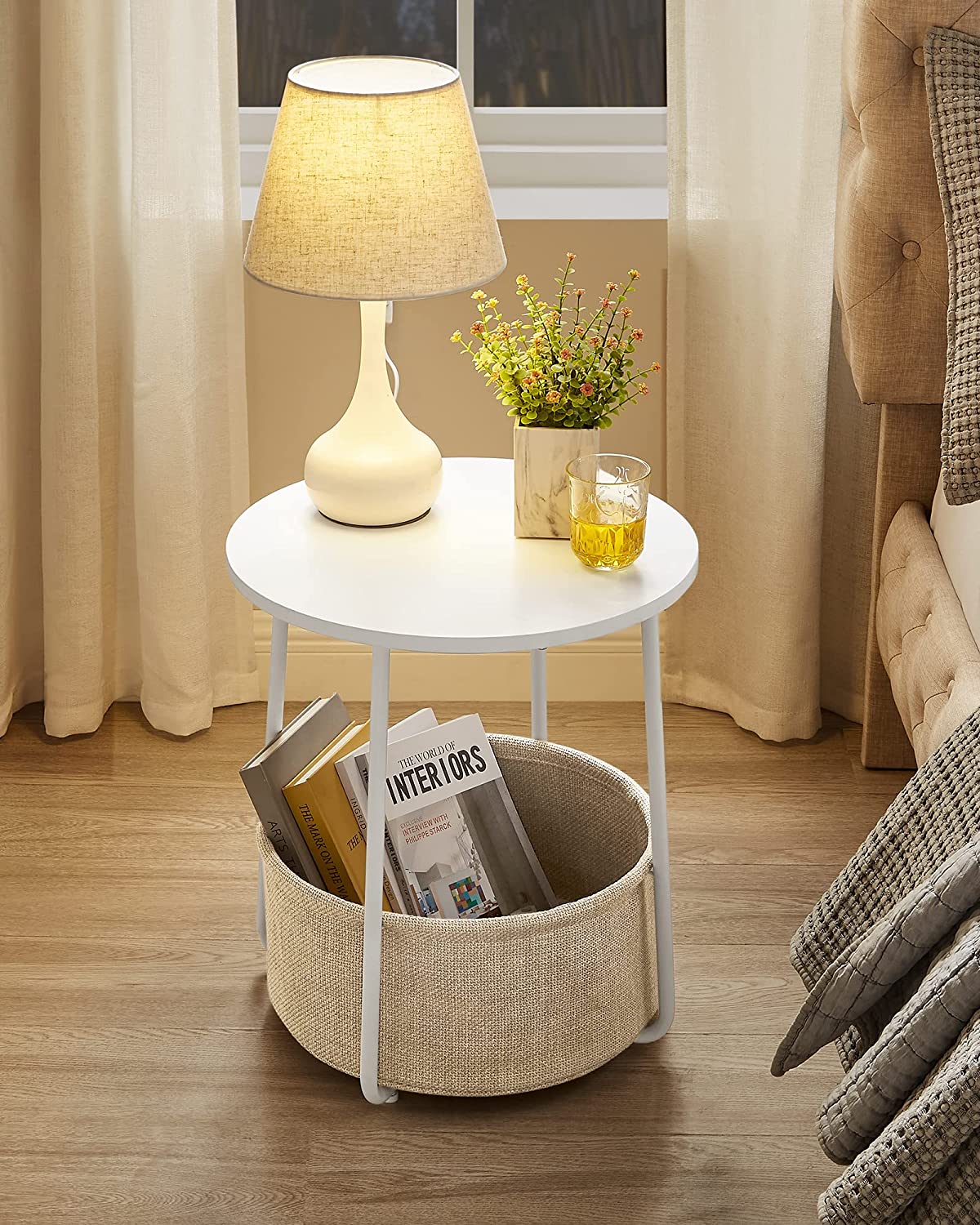 E-shop VASAGLE Okrúhly odkladací stolík s textilným košom biely