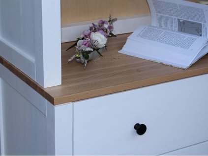 Buková kredenc ROMA White KRT2 biela (Dvířka Dvířka - čiré sklo, Úchyty úchyt - čierna)
