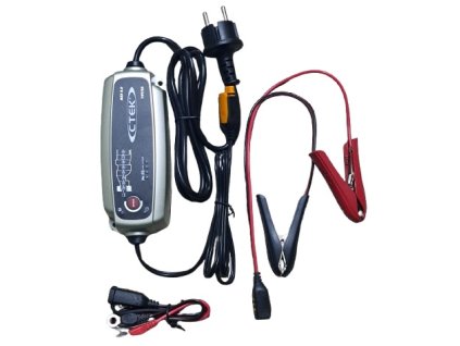 nabíječka baterií 12V/5A CTEK