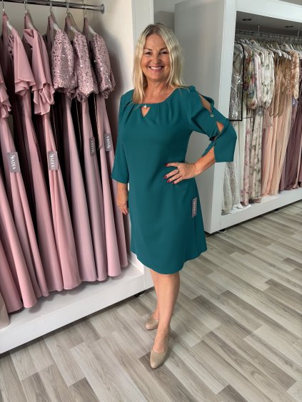 Krátke zelené šaty s 3/4 rukávčekom