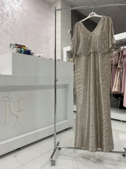 Dlhé šaty v strieborno-zlatej farbe s polorukávčekom