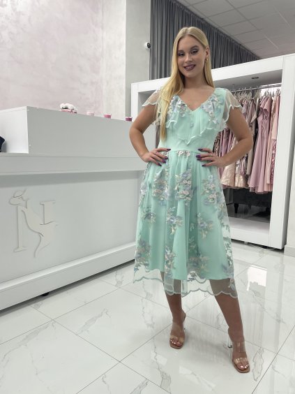 MIDI tyrkysové šaty s luxusnou krajkou