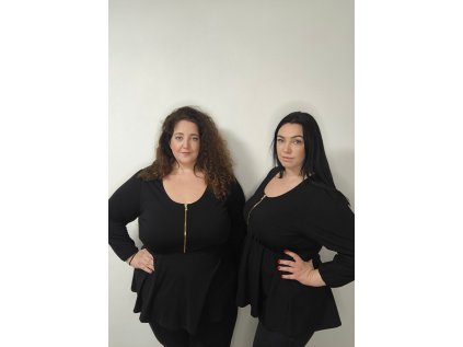 Halenka ve velikostech XXL a XL