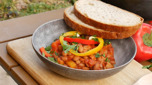 Fazole s chipotle a slaninou