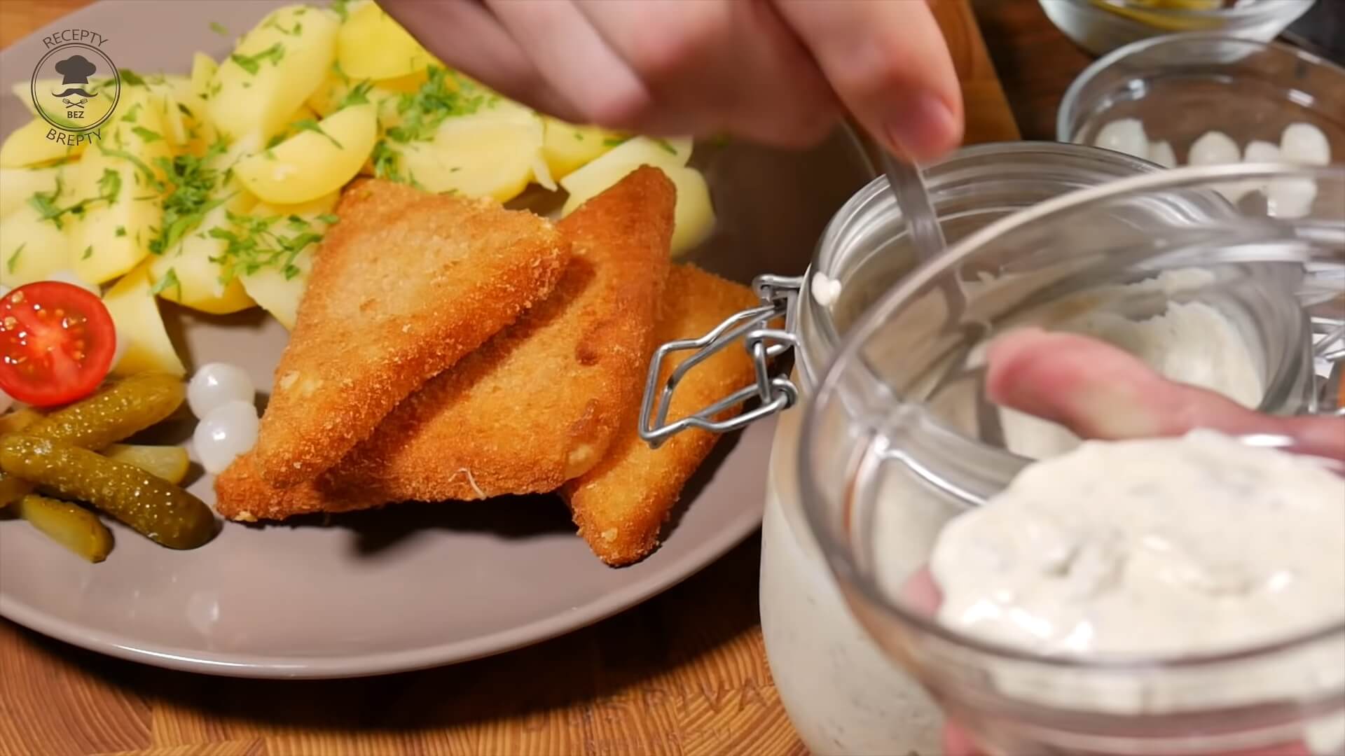 Smažený sýr a luxusní tatarská omáčka