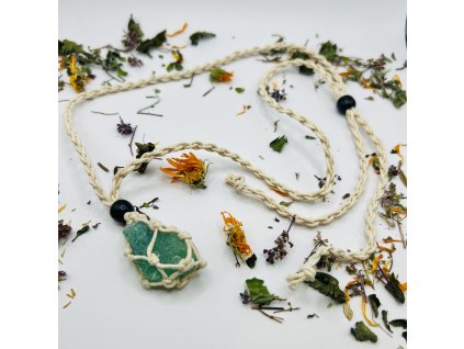 Makrame náhrdeľník s prírodným kameňom