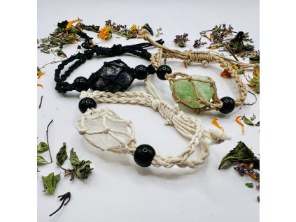 Makrame náramok s prírodným kameňom