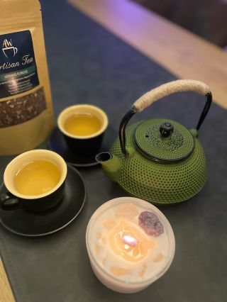 🌿 ✨ Oddych v každom dúšku, svetlo v každom plamienku ✨ 🌿 Ak hľadáte chvíľu zastavenia a spojenia so svojím vnútorným...