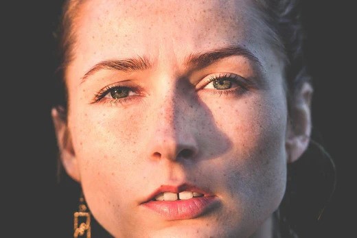 Kyselina hyaluronová dříve léčila artritidu, dnes bojuje proti vráskám