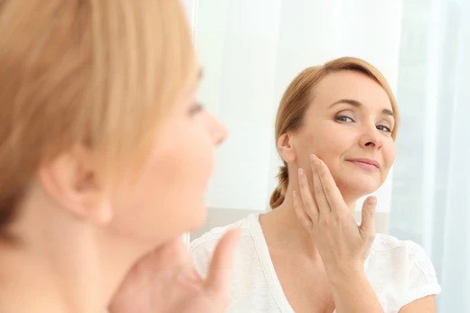 Vše o sérech: jak fungují a proč svědčí pleti