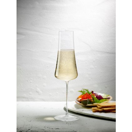 Lifestyle Stem Zero Champagne Glass 32021