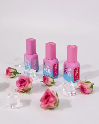 💎 Light Acrygel — univerzální pomocník v rukou profesionálky 🤍 Není to jen materiál — je to synergie technologií, která...