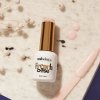 Nailsology French Base 8ml Cotton Candy F2 Samovyrovnávací báze, která má hustší konzistenci. Vhodná k vyrovnání nerovností, prodloužení, zpevnění a doplnění.