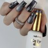 Nailsology Cat Eye Diva 8ml C08 „Cat Fiction” Magnetický gél lak s Cat Eye efektom.