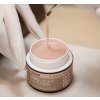 Tixotropní stavební gel s tekutou pamětí, ideální pro metodu bez pilování. Samovyrovnávací, odolný a Heatless – nepálí v lampě. PALU PRO LIGHT BUILDER GOLD BEIGE COVER 45g