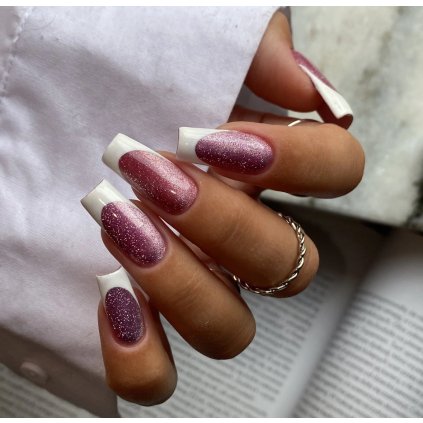 Ružová odkladová báza vhodná na spevnenie, predĺženie a vyrovnanie nerovností s cat eye efektom. Rubber Base Cat Eye MAKEAR ERB01 Babe