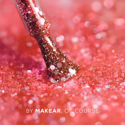 Svieža oranžová s výraznými trblietkami, ktorá krásne rozjasní nechty. Makear Gel Polish 8ml Stars S66