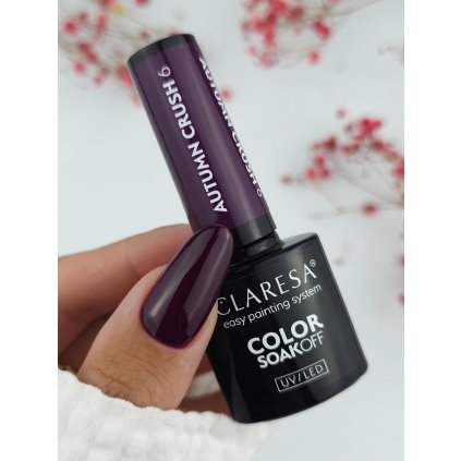 Claresa Gél lak AUTUMN CRUSH 6 Gél lak v tmavom slivkovom odtieni s fialovým podtónom.