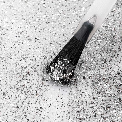 NTN Top Drop Flakes SILVER 7g Záverečný, bezvýpotkový top s obsahom jemných kúskov fólie s intenzívnym leskom.