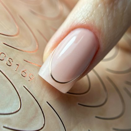 Nálepky na francúzsku manikúru rose gold.