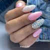 Ružová kaučuková, podkladová báza. Produkt 2v1 (podklad + farba).Vyrovná nerovnosti a je vhodná pre modeláciu ,,bez pílovania". MAKEAR Color Rubber Base Candy Pink CRB08