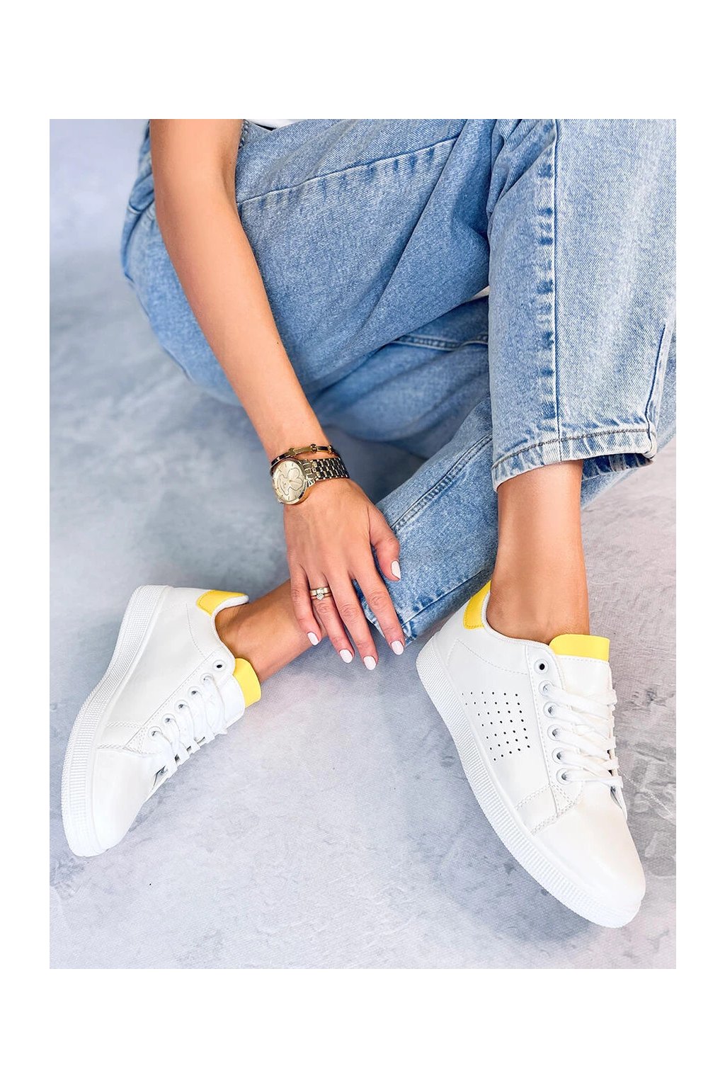 Zlaté dámske šnurovacie tenisky z eko kože na bežný deň, hladké, okrúhla špička, kód produktu LV101P