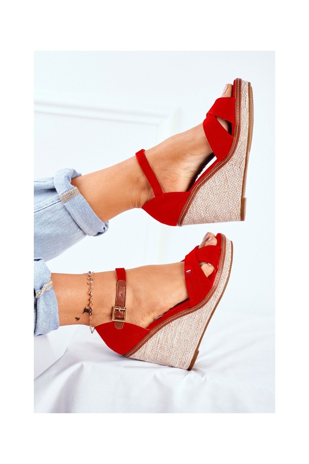 Červené dámske sandále na klínku s tkanou textíliou, kód produktu NJSK R133P