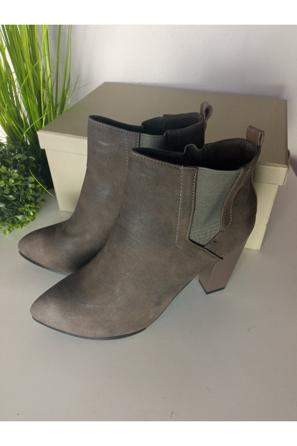 Hnedé dámske členkové topánky na jeseň a zimu, kód produktu A817-5G/S2-121P