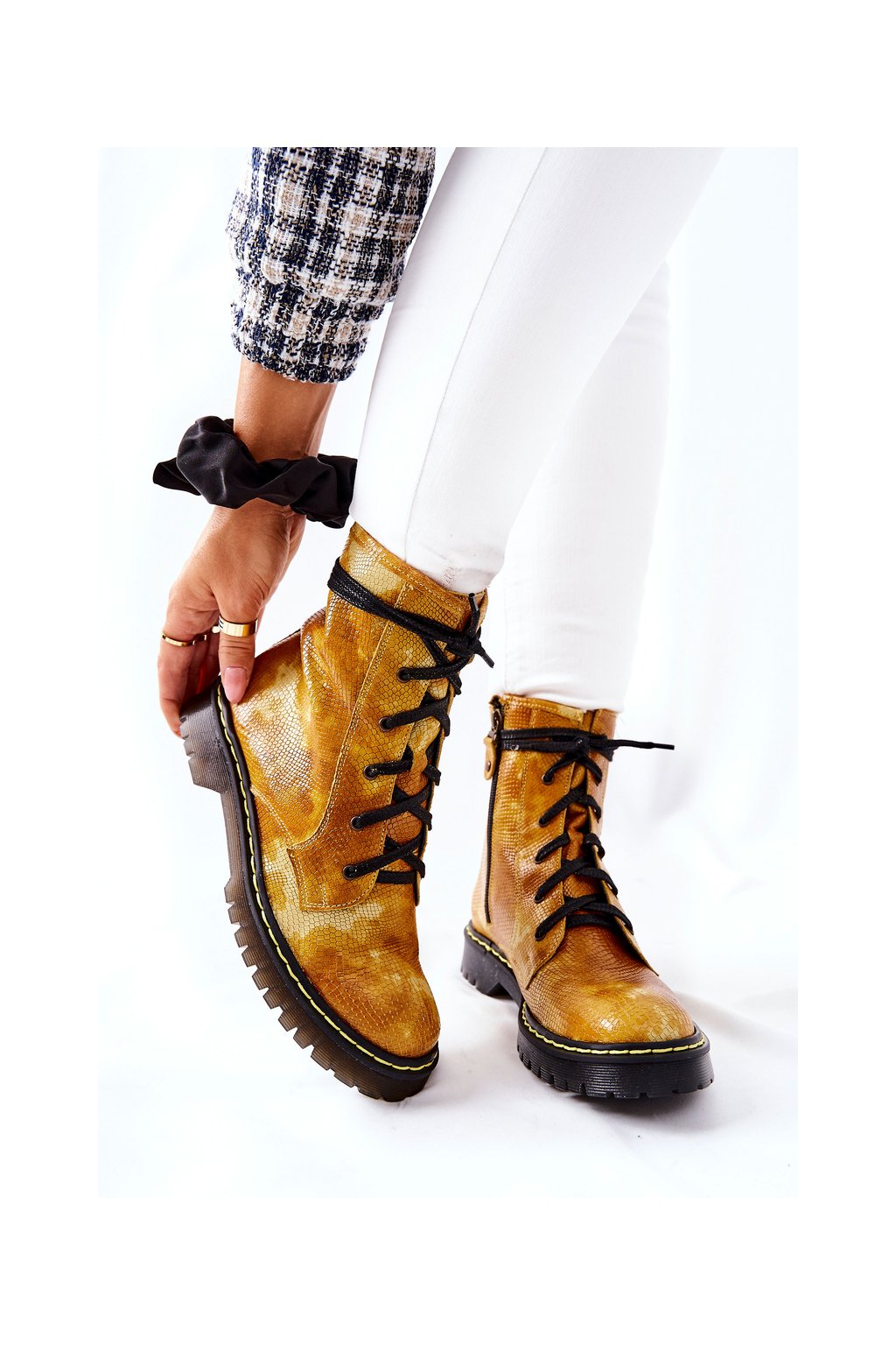 Členkové topánky na podpätku farba žltá kód obuvi 01609-47 ŻÓŁTY