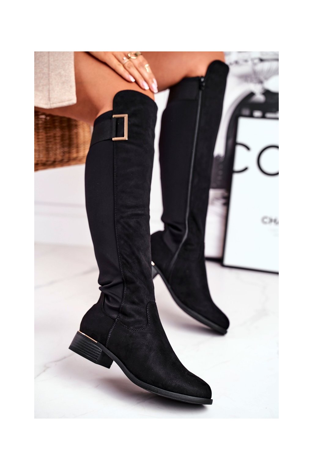 Čierne dámske členkové čižmy z eko semiše s lycrovým lemom, teplá podšívka, kód produktu NJSK 20KZ35-3326 BLK