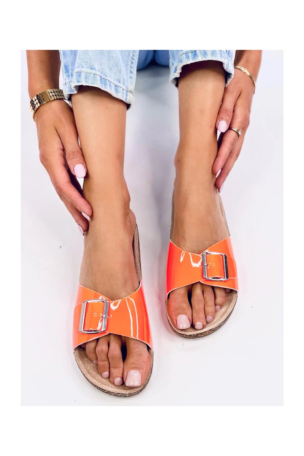 Dámske oranžové lakované šľapky z eko kože na korkovej podrážke, kód produktu DD94P