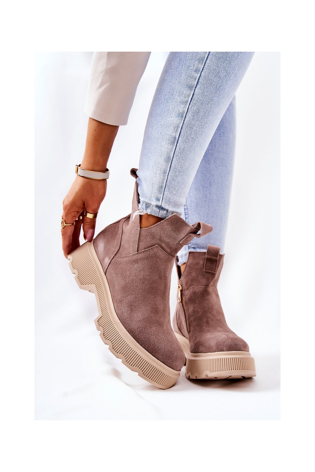 Hnedé dámske semišové členkové topánky na podpätku LEWSKI SHOES, kód produktu NJSK 3104/P CAPPUCINO