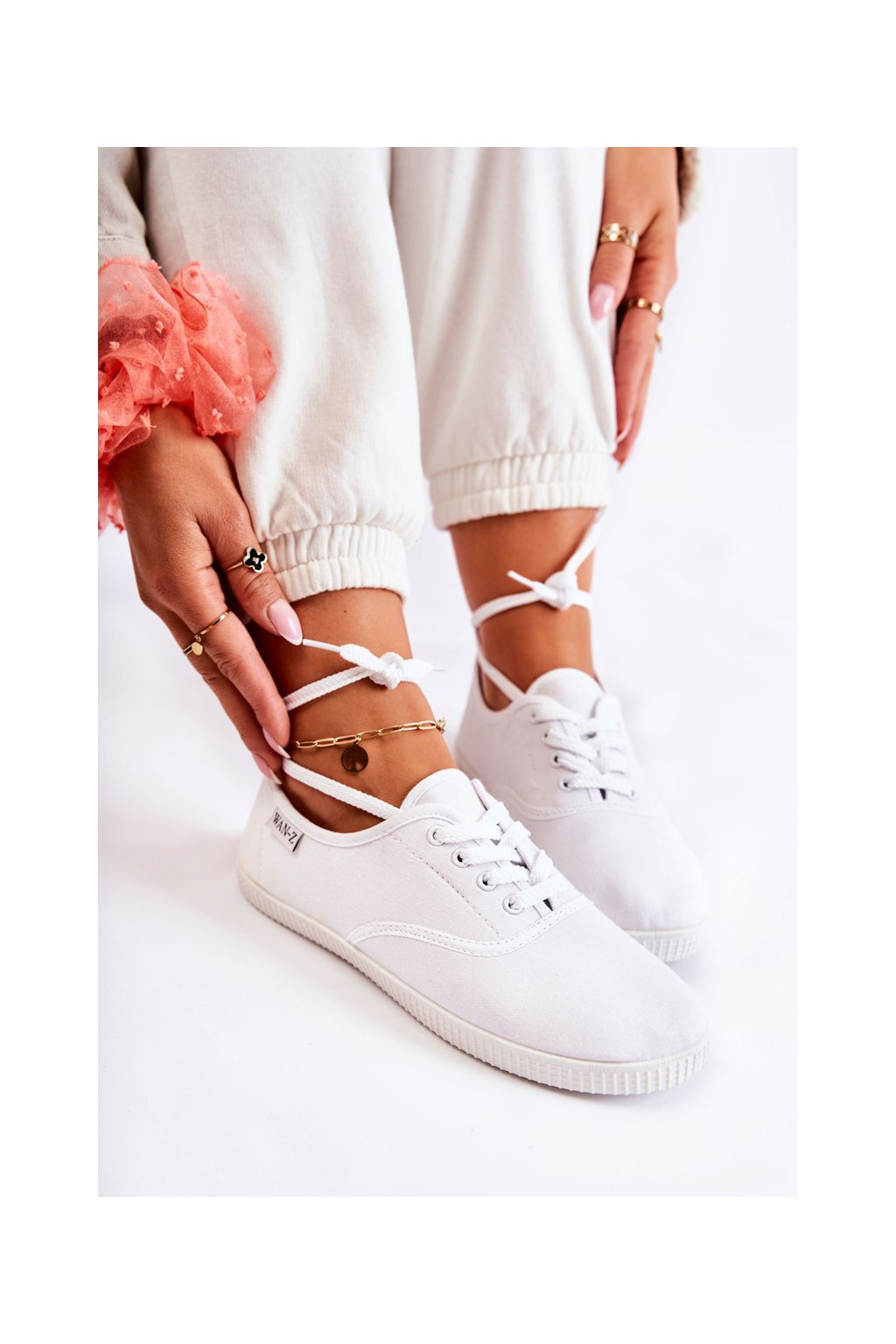 Biele dámske textilné tenisky na rovnej podrážke, kód produktu Z-905 WHITE