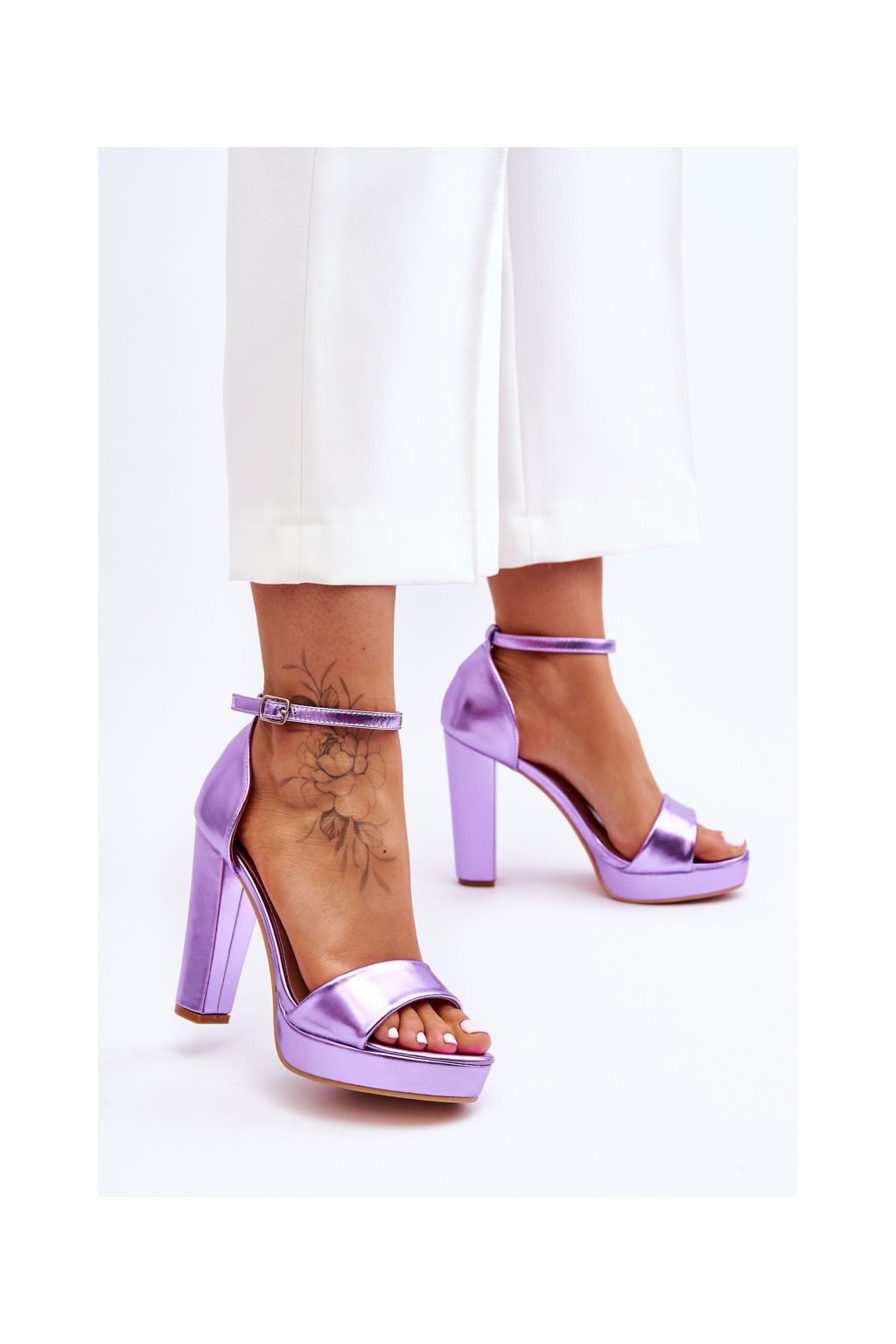 Fialové dámske sandále na stĺpovom podpätku s prackou, kód produktu M048 PURPLE