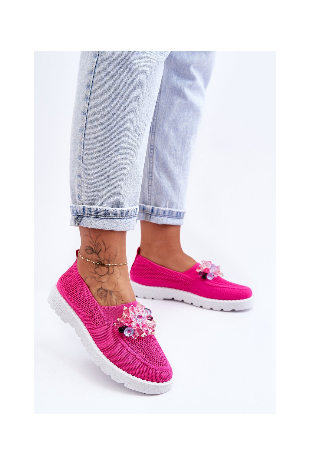 Ružové dámske tenisky z textilu na rovnej podrážke s ozdobnými kamienkami, kód produktu JY303-5 PEACH