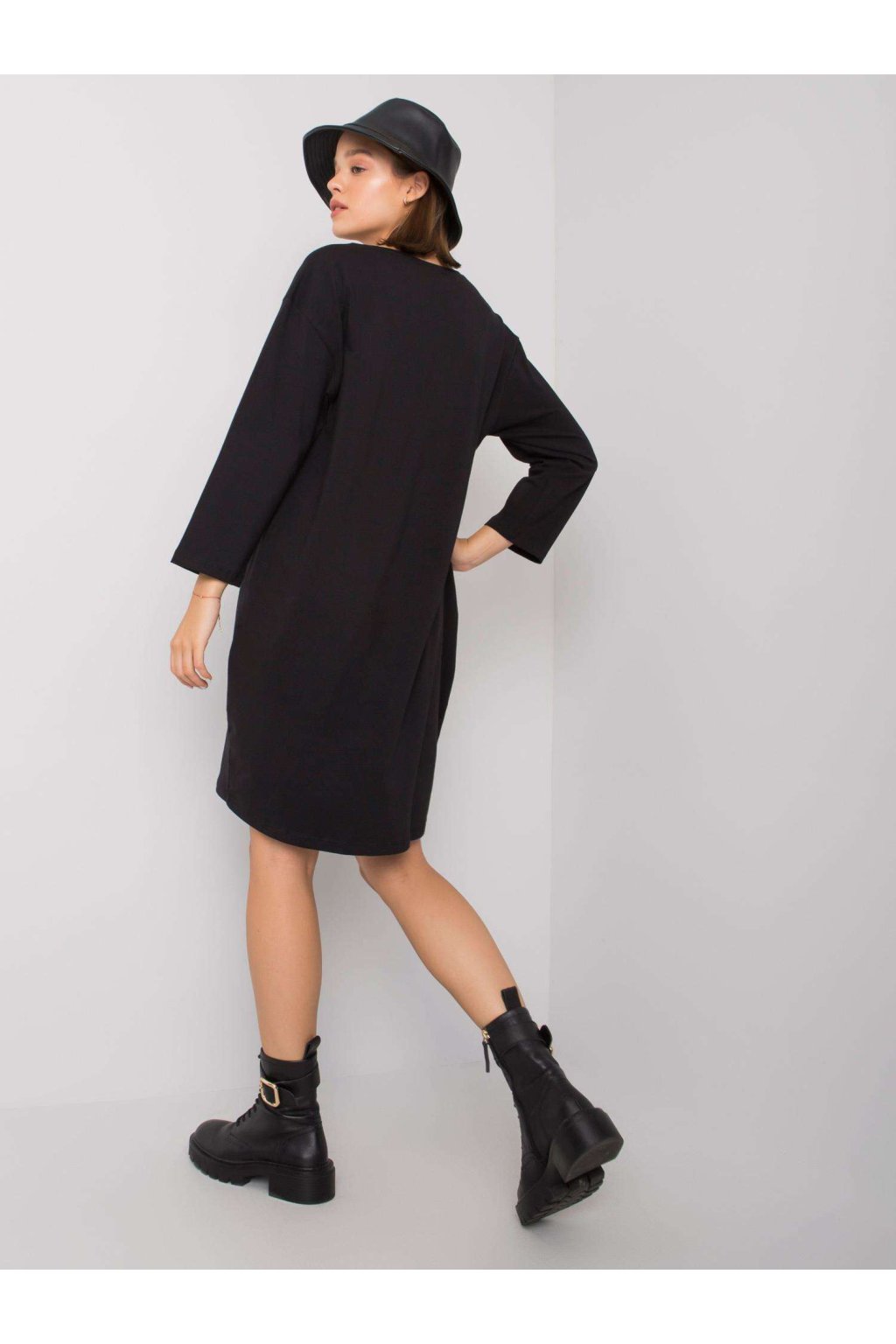 Dámske čierne šaty športove kód produktu EM-SK-618.24P