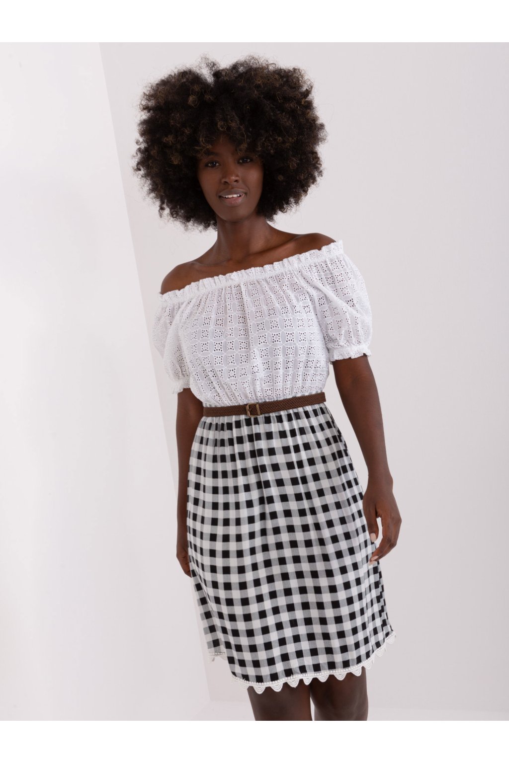 Dámske bielo-čierne šaty španielského strihu kód produktu LK-SK-506343.60P