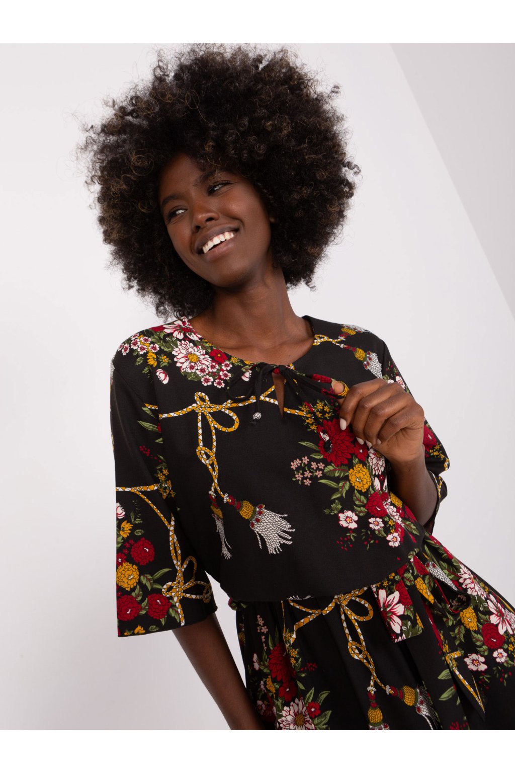 Dámske čierno-červene šaty s podtlačeným vzorom kód produktu LK-SK-507510.31P