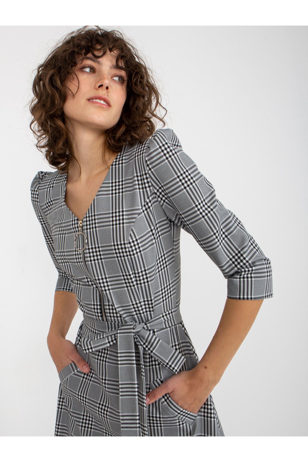 Dámske bielo-čierne šaty elegantné kód produktu LK-SK-507839.31