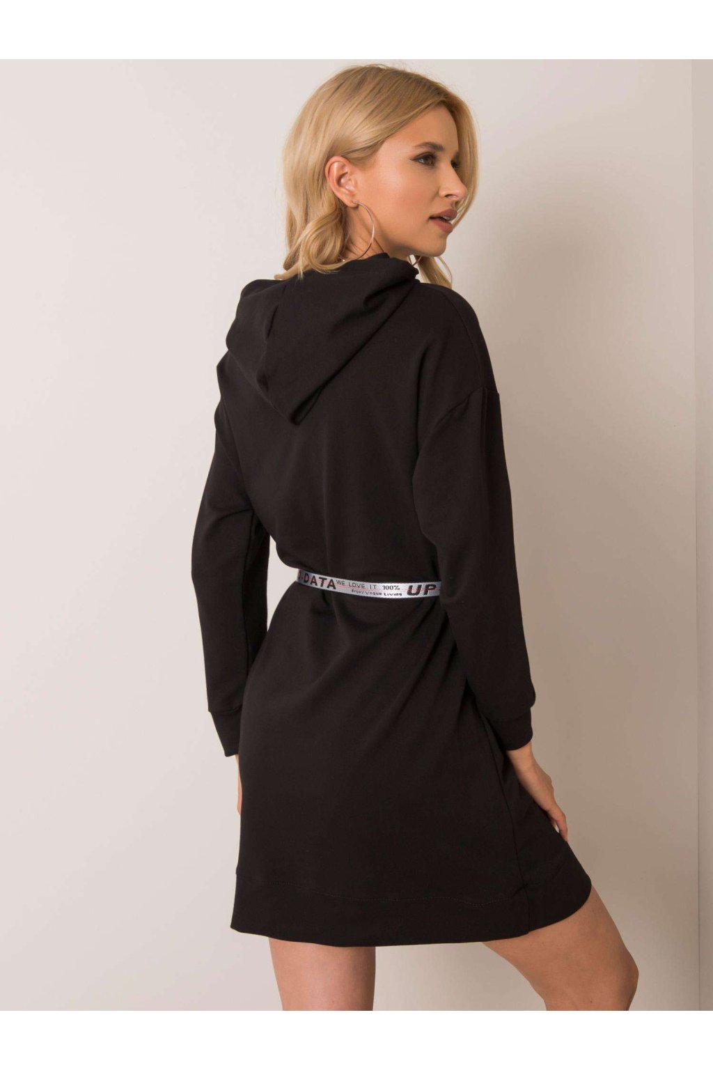 Dámske čierne športové šaty s kapucňou, kód produktu LK-SK-508284.16X