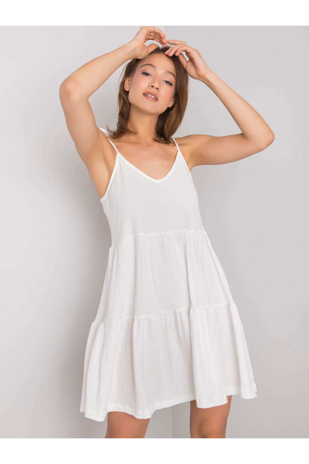 Dámske biele šaty s volánom kód produktu RO-SK-2570.19