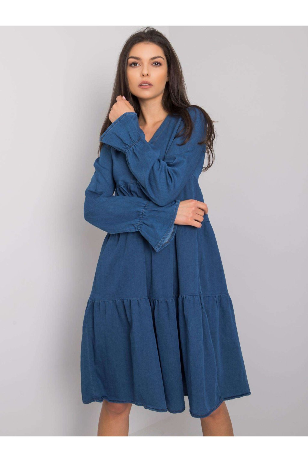 Dámske tmavo-modre šaty s volánom kód produktu RO-SK-E08.37