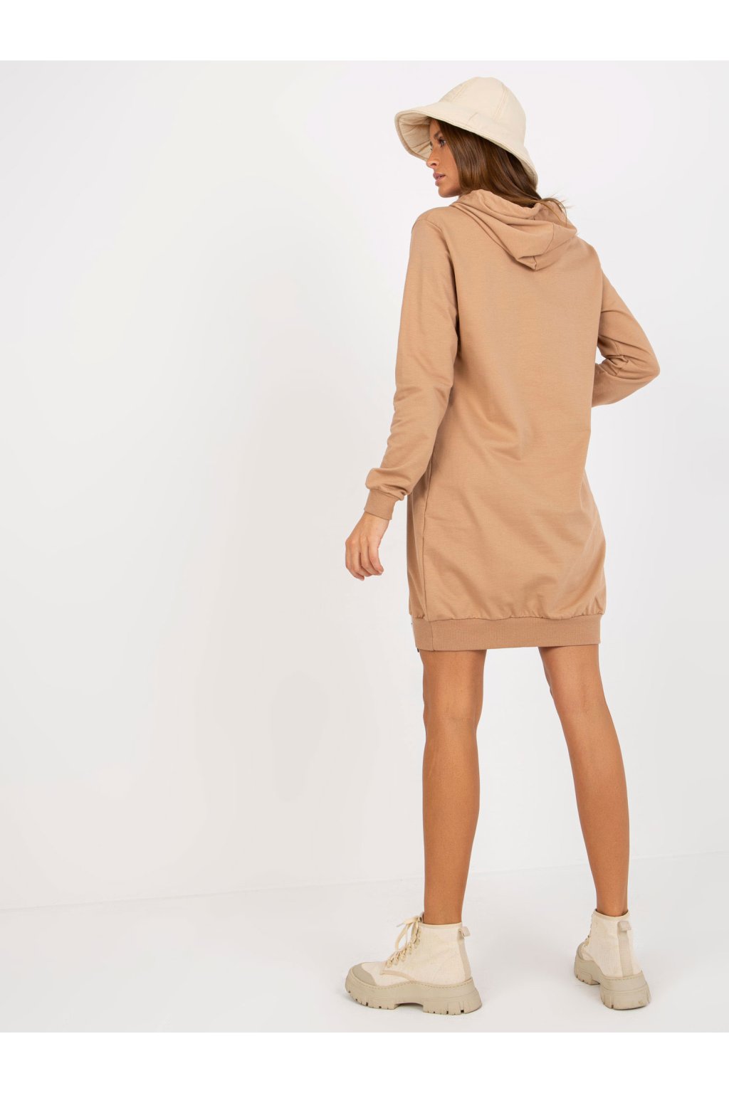 Dámske hnede camel šaty - tunika športove kód produktu RV-TU-8356.90