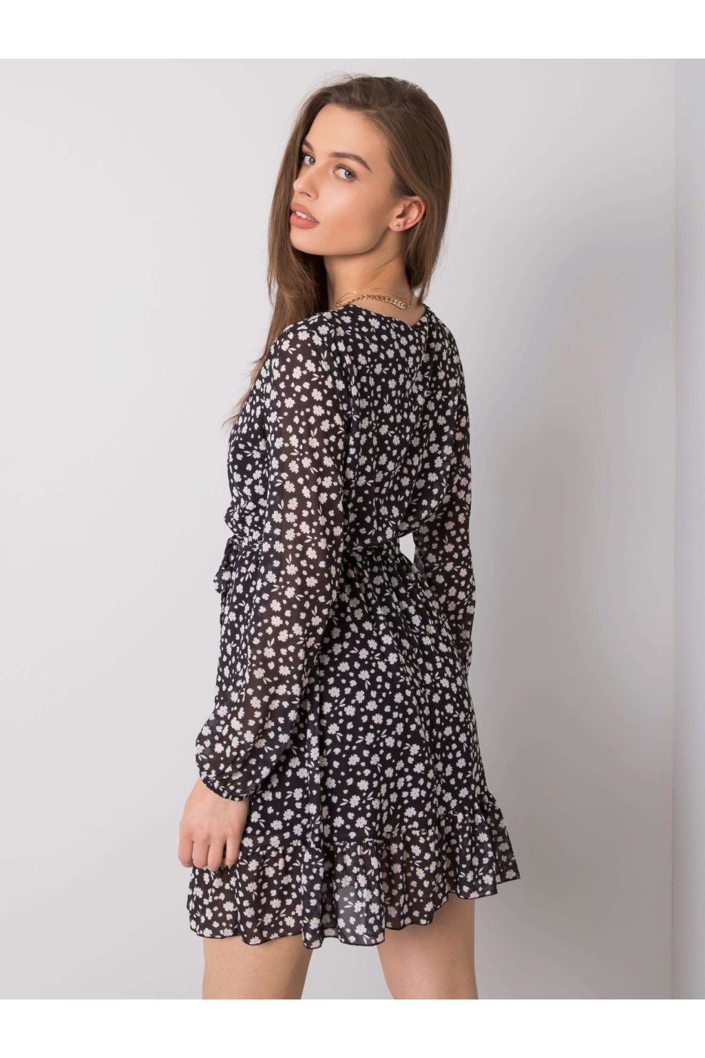 Dámske čierno-biele šaty s podtlačeným vzorom kód produktu TW-SK-BI-26329.20