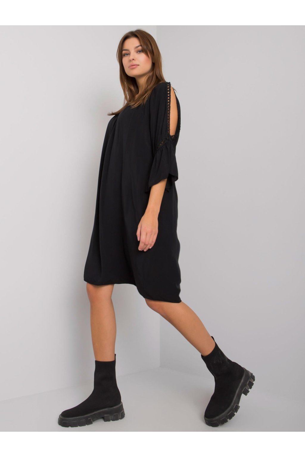 Dámske čierne šaty na bežný deň kód produktu TW-SK-BI-82314.48