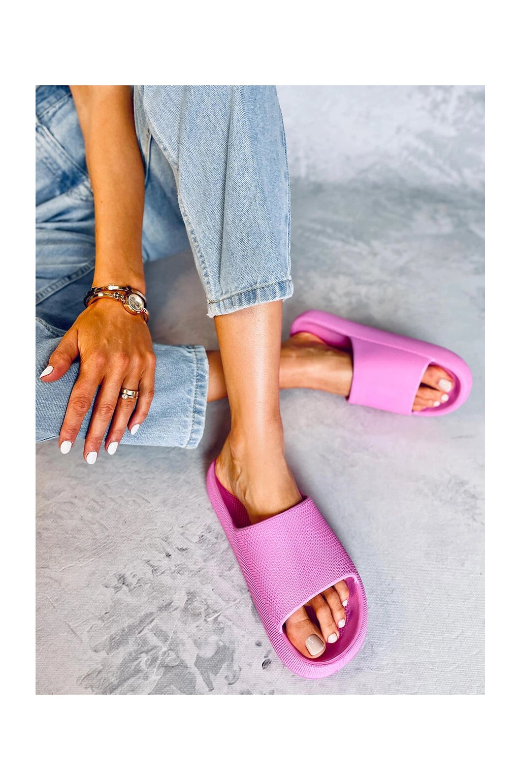 Ružové dámske gumové šľapky na bežné nosenie s otvorenou špičkou, kód produktu V8300