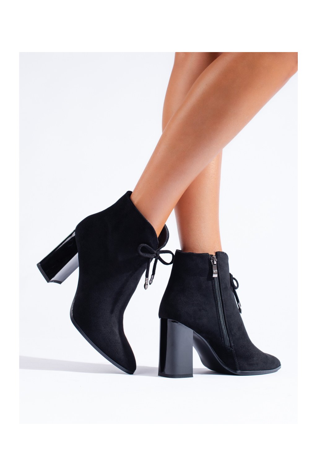 Čierne dámske členkové topánky na hrubom podpätku Shelovet kod GD-FL2022B/B  teraz len 45 € ✓