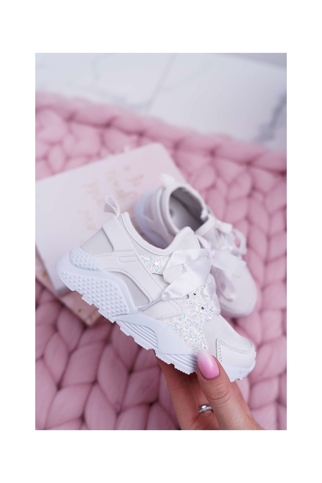 Biele dámske slip-on tenisky s trblietkami, textil, kód produktu 1357-B KID WHITE